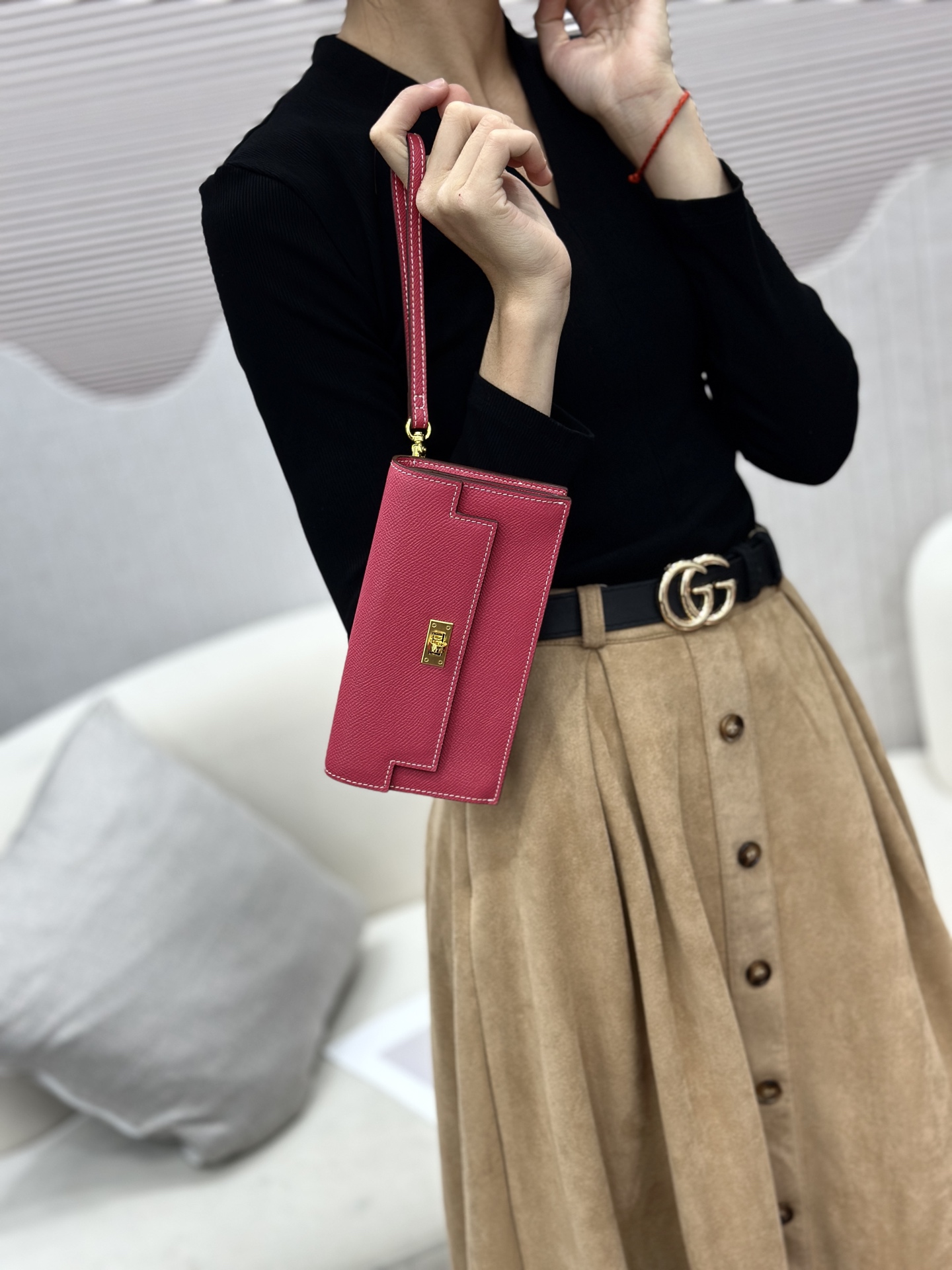 Hermes-Kelly Pocket长钱包➕斜挎包 Madame小牛皮长钱包➕斜挎包 - 6个卡槽 - 一个拉链口袋 Hermes-Kelly Pocket长钱包➕斜挎包 Madame小牛皮长钱包➕斜挎包 - 6个卡槽 - 一个拉链口袋