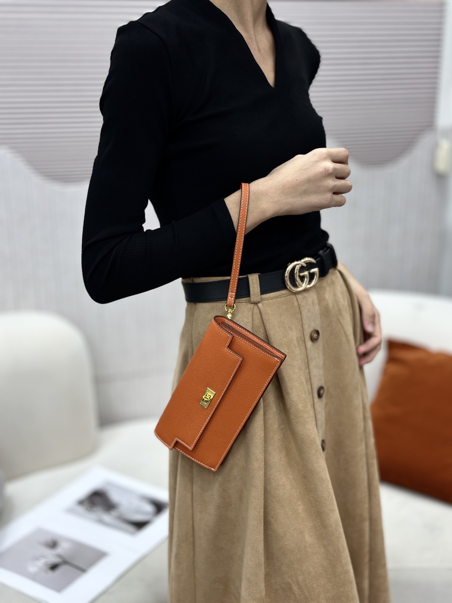 Hermes-Kelly Pocket长钱包➕斜挎包 Madame小牛皮长钱包➕斜挎包 - 6个卡槽 - 一个拉链口袋 Hermes-Kelly Pocket长钱包➕斜挎包 Madame小牛皮长钱包➕斜挎包 - 6个卡槽 - 一个拉链口袋