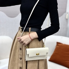 Hermes-Kelly Pocket长钱包➕斜挎包 Madame小牛皮长钱包➕斜挎包 - 6个卡槽 - 一个拉链口袋 Hermes-Kelly Pocket长钱包➕斜挎包 Madame小牛皮长钱包➕斜挎包 - 6个卡槽 - 一个拉链口袋
