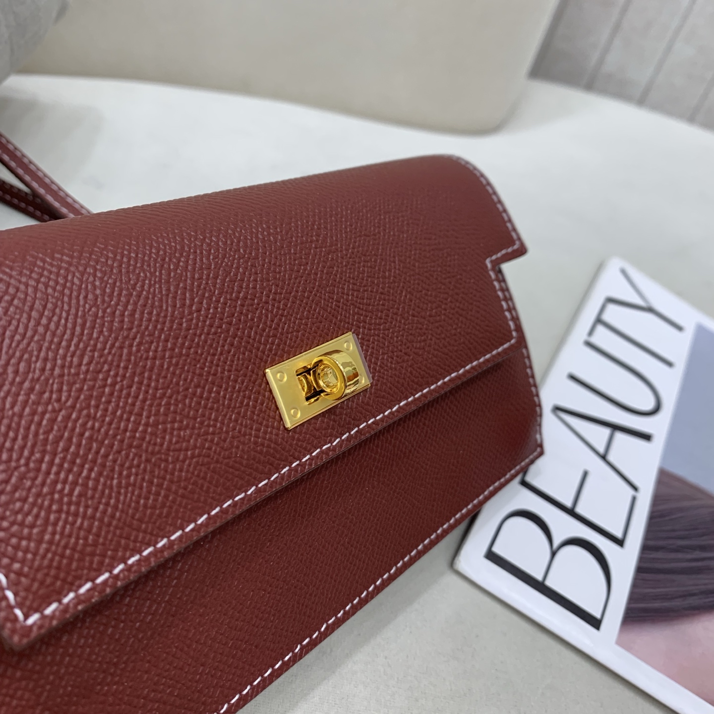 Hermes-Kelly Pocket长钱包➕斜挎包 Madame小牛皮长钱包➕斜挎包 - 6个卡槽 - 一个拉链口袋 Hermes-Kelly Pocket长钱包➕斜挎包 Madame小牛皮长钱包➕斜挎包 - 6个卡槽 - 一个拉链口袋