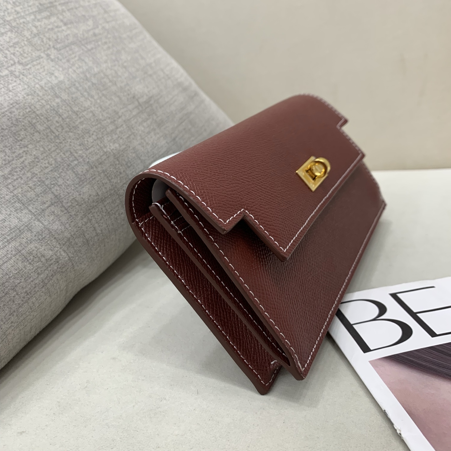 Hermes-Kelly Pocket长钱包➕斜挎包 Madame小牛皮长钱包➕斜挎包 - 6个卡槽 - 一个拉链口袋 Hermes-Kelly Pocket长钱包➕斜挎包 Madame小牛皮长钱包➕斜挎包 - 6个卡槽 - 一个拉链口袋