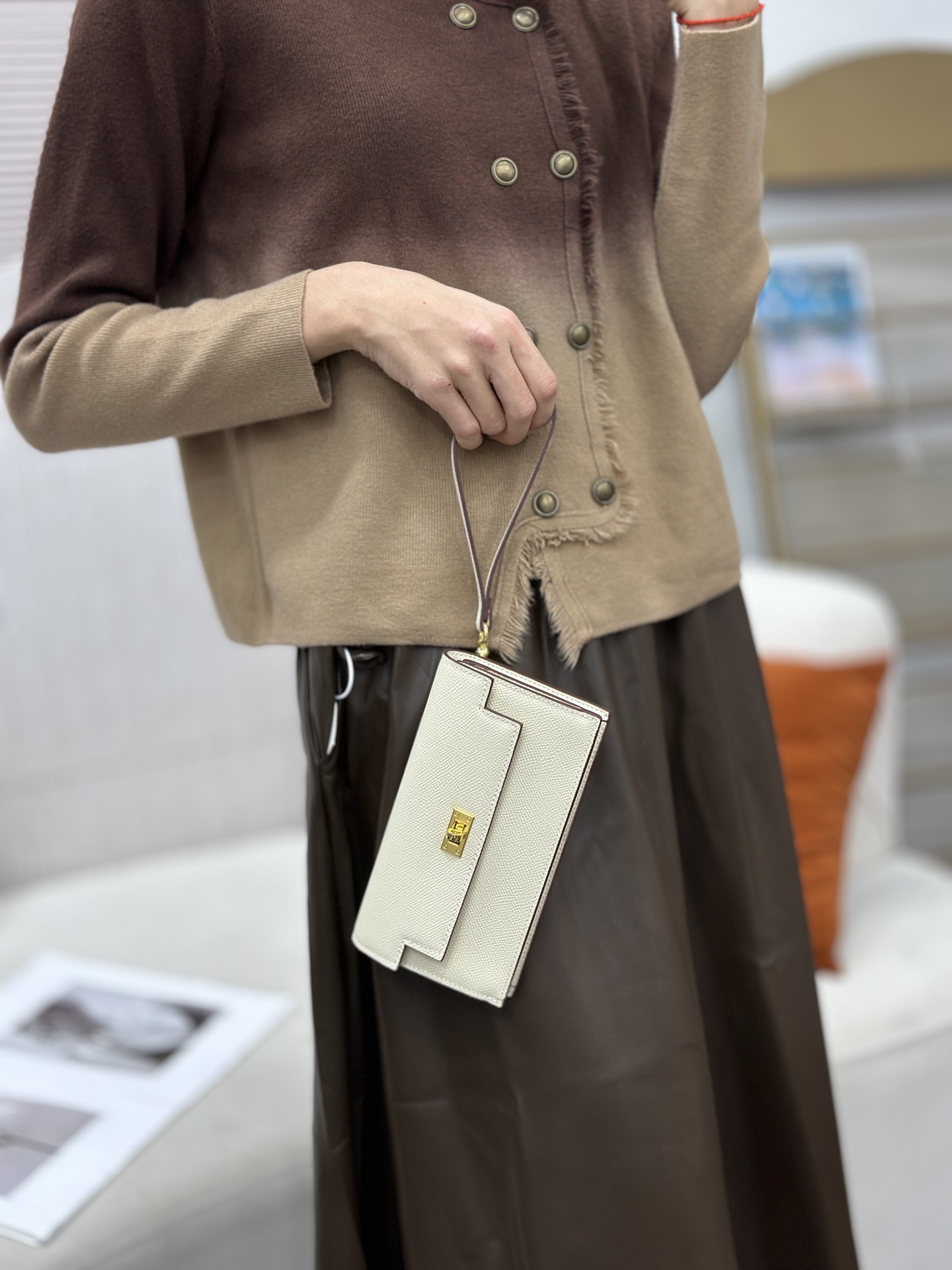 Hermes-Kelly Pocket长钱包➕斜挎包 Madame小牛皮长钱包➕斜挎包 - 6个卡槽 - 一个拉链口袋 Hermes-Kelly Pocket长钱包➕斜挎包 Madame小牛皮长钱包➕斜挎包 - 6个卡槽 - 一个拉链口袋