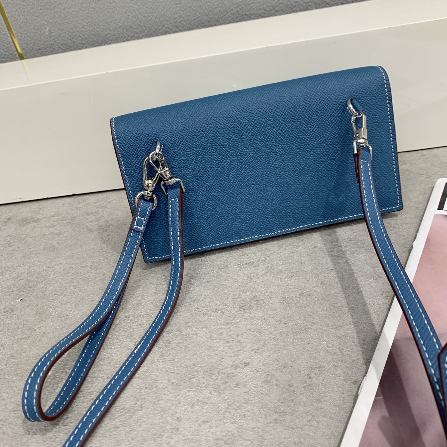 Hermes-Kelly Pocket长钱包➕斜挎包 Madame小牛皮长钱包➕斜挎包 - 6个卡槽 - 一个拉链口袋 Hermes-Kelly Pocket长钱包➕斜挎包 Madame小牛皮长钱包➕斜挎包 - 6个卡槽 - 一个拉链口袋