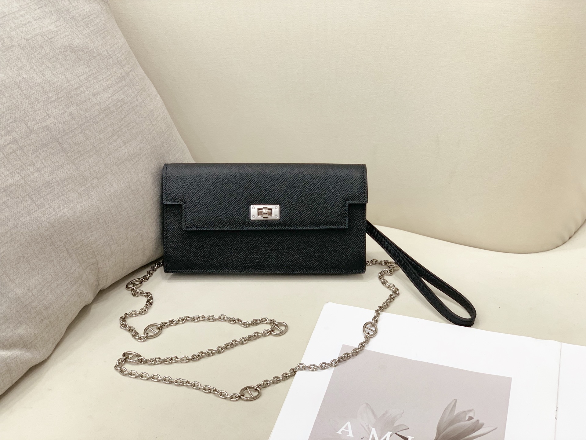 Hermes-Kelly Pocket长钱包➕斜挎包 Madame小牛皮长钱包➕斜挎包 - 6个卡槽 - 一个拉链口袋 Hermes-Kelly Pocket长钱包➕斜挎包 Madame小牛皮长钱包➕斜挎包 - 6个卡槽 - 一个拉链口袋