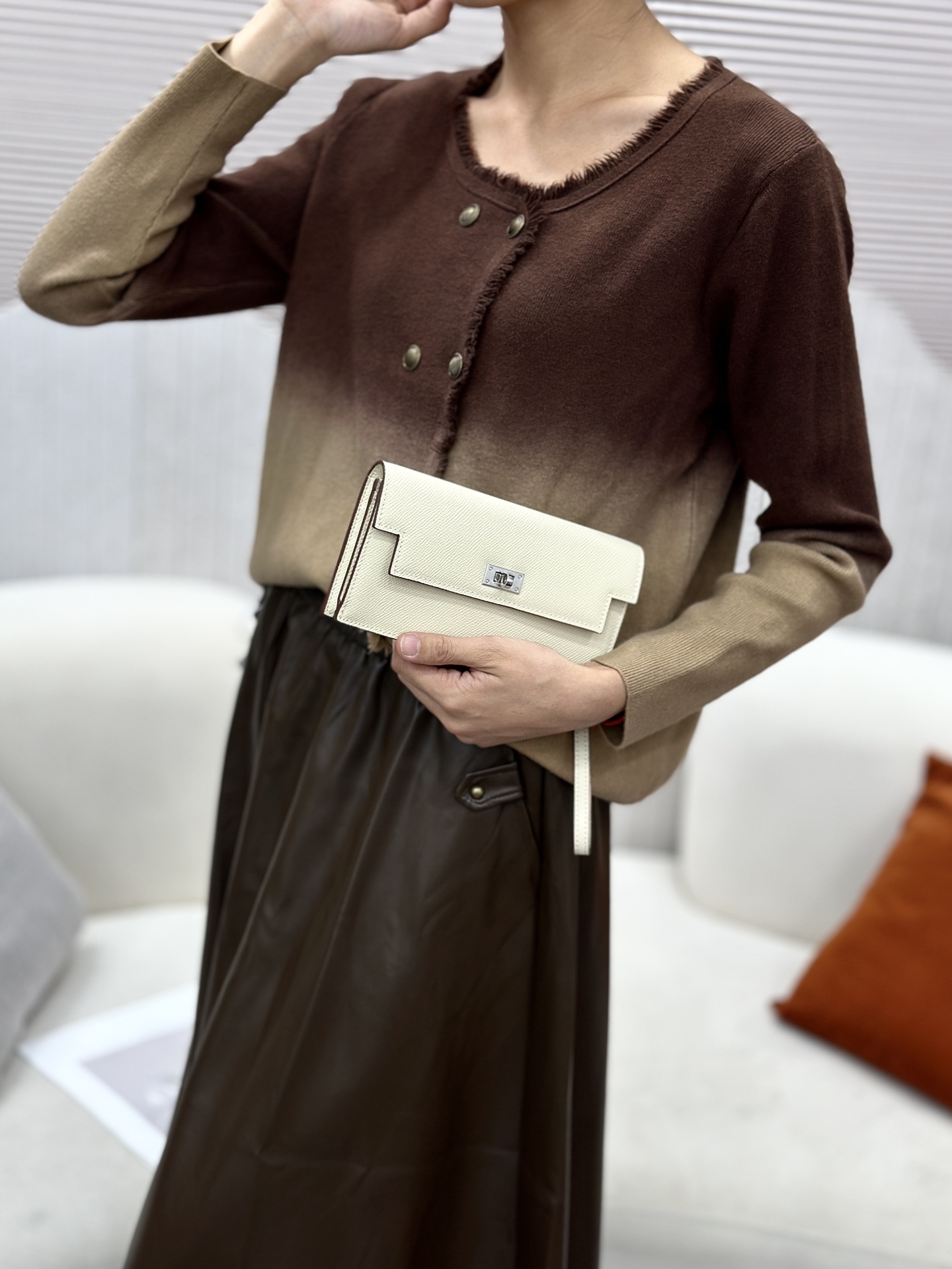 Hermes-Kelly Pocket长钱包➕斜挎包 Madame小牛皮长钱包➕斜挎包 - 6个卡槽 - 一个拉链口袋 Hermes-Kelly Pocket长钱包➕斜挎包 Madame小牛皮长钱包➕斜挎包 - 6个卡槽 - 一个拉链口袋