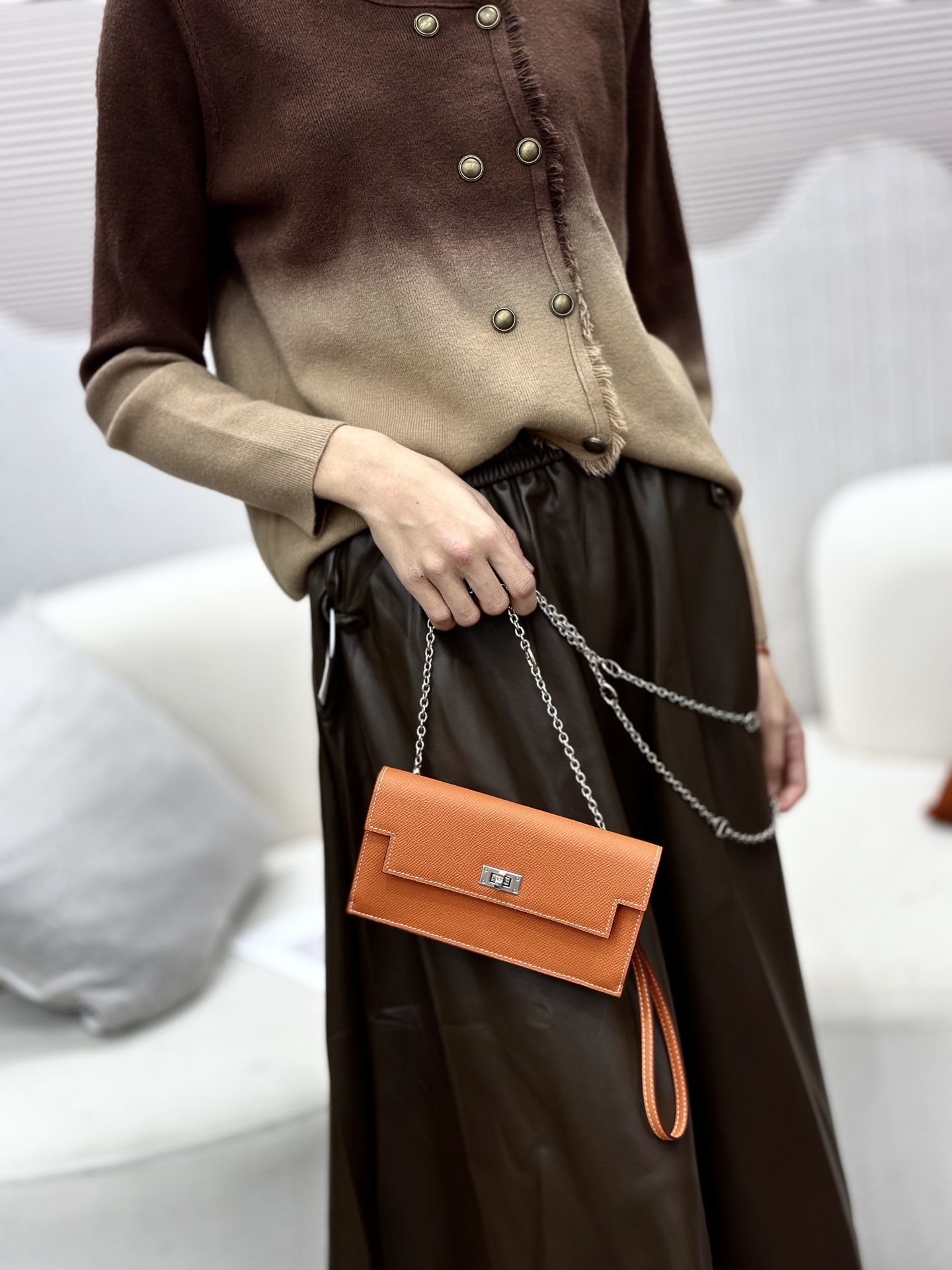 Hermes-Kelly Pocket长钱包➕斜挎包 Madame小牛皮长钱包➕斜挎包 - 6个卡槽 - 一个拉链口袋 Hermes-Kelly Pocket长钱包➕斜挎包 Madame小牛皮长钱包➕斜挎包 - 6个卡槽 - 一个拉链口袋