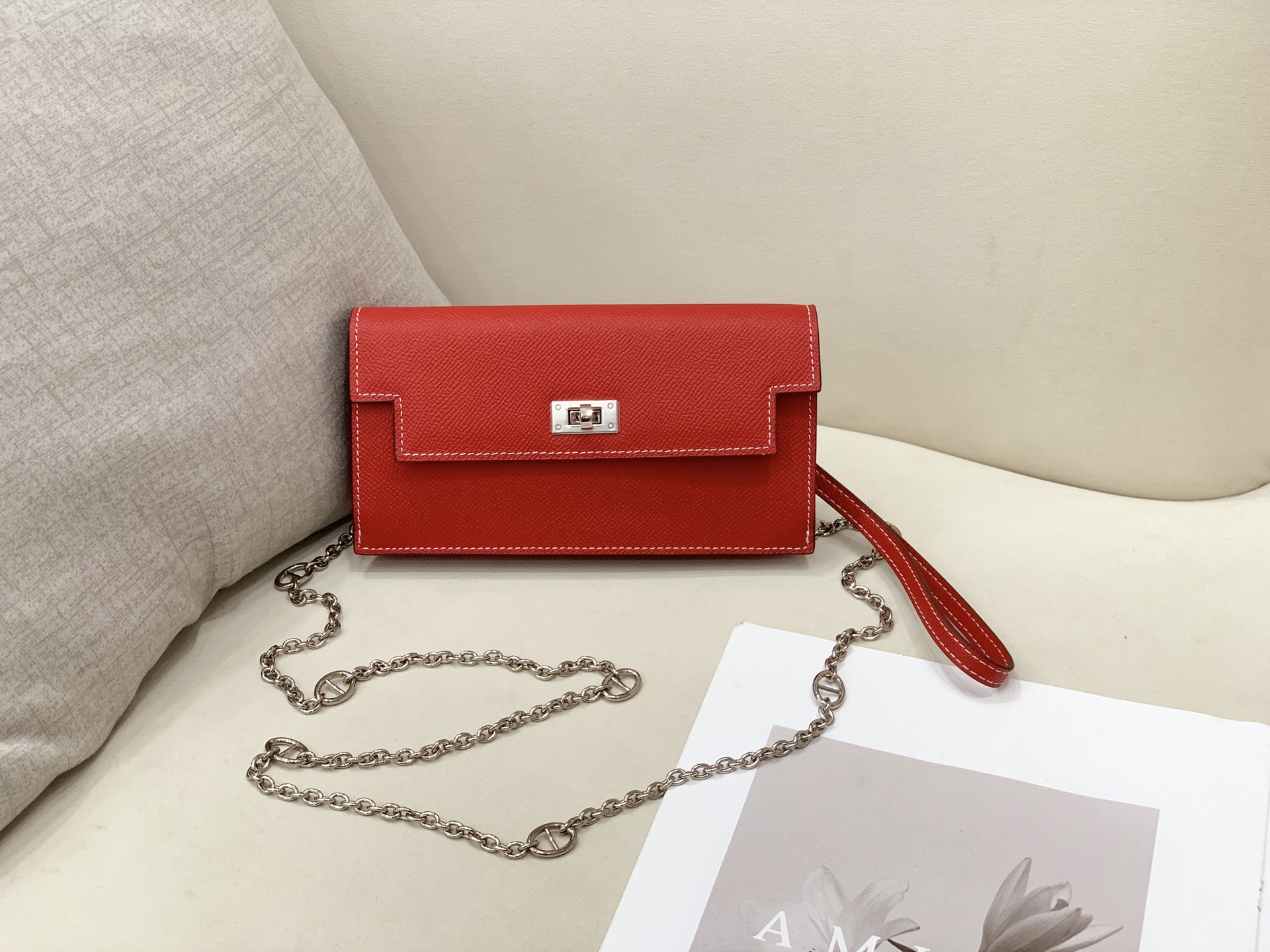 Hermes-Kelly Pocket长钱包➕斜挎包 Madame小牛皮长钱包➕斜挎包 - 6个卡槽 - 一个拉链口袋 Hermes-Kelly Pocket长钱包➕斜挎包 Madame小牛皮长钱包➕斜挎包 - 6个卡槽 - 一个拉链口袋