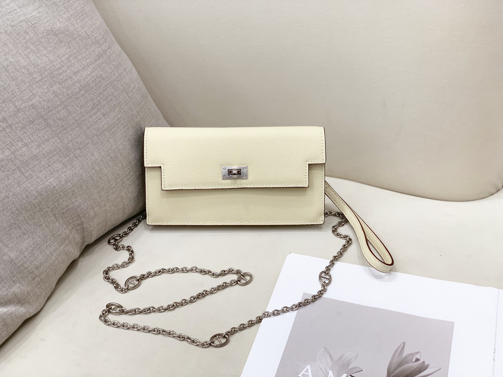 Hermes-Kelly Pocket长钱包➕斜挎包 Madame小牛皮长钱包➕斜挎包 - 6个卡槽 - 一个拉链口袋 Hermes-Kelly Pocket长钱包➕斜挎包 Madame小牛皮长钱包➕斜挎包 - 6个卡槽 - 一个拉链口袋