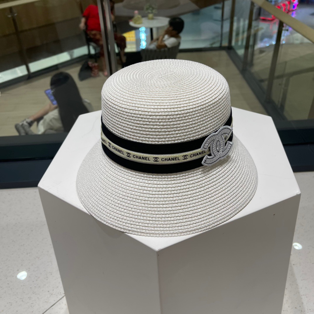  Chanel香奈儿草帽，头围57cm。
