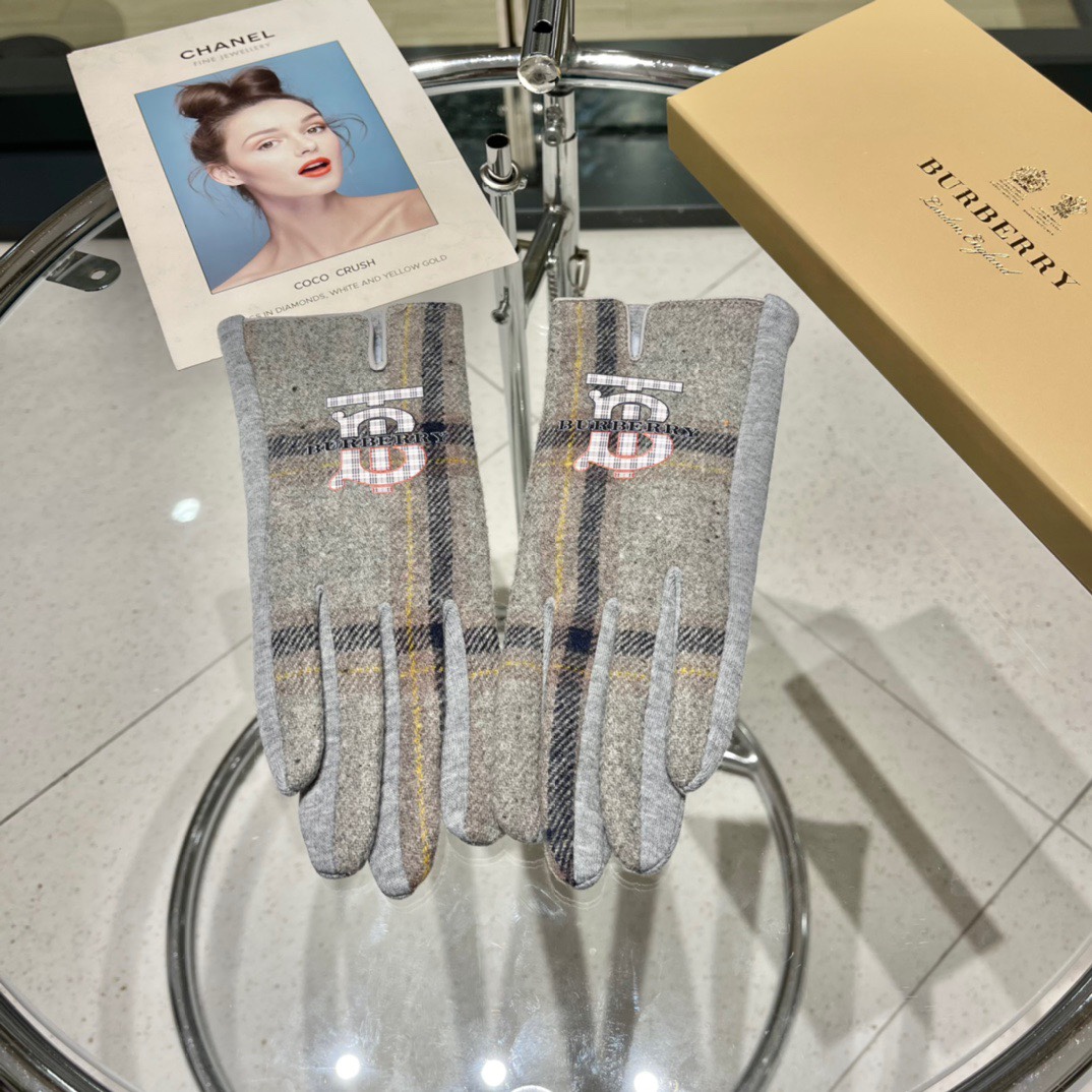 巴宝莉BURBERRY专柜新品羊毛手套时尚手套秋冬保暖加绒内里经典格子上手超舒适柔软百搭！均码