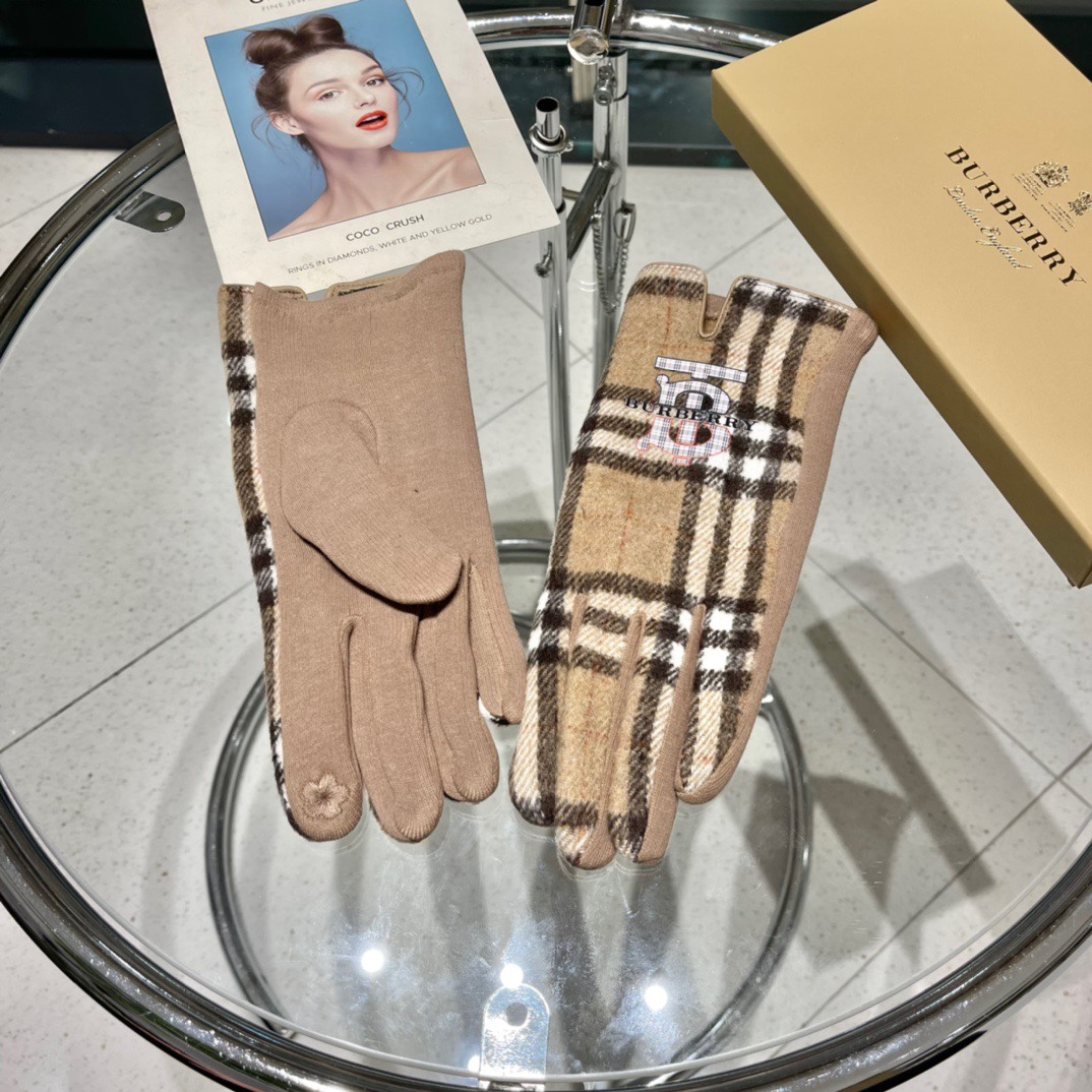 巴宝莉BURBERRY专柜新品羊毛手套时尚手套秋冬保暖加绒内里经典格子上手超舒适柔软百搭！均码