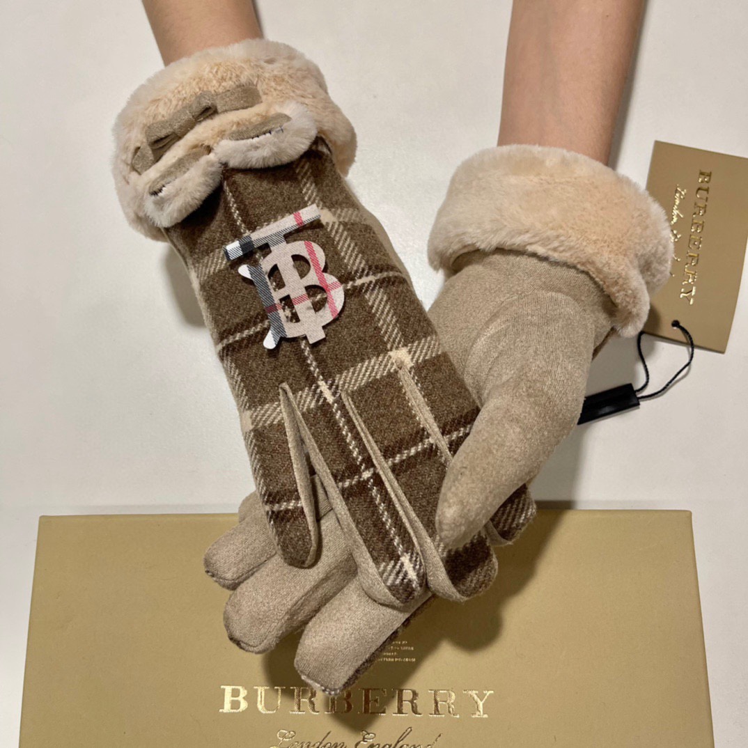 配包装巴宝莉BURBERRY专柜新品羊毛触屏手套时尚手套秋冬保暖加绒内里经典格子上手超舒适柔软百搭均码