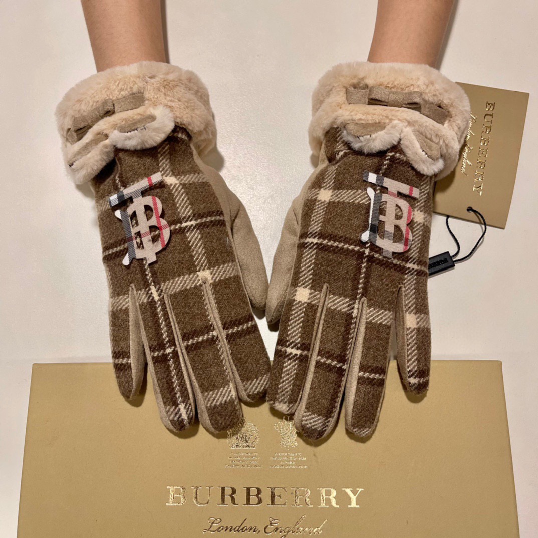 配包装巴宝莉BURBERRY专柜新品羊毛触屏手套时尚手套秋冬保暖加绒内里经典格子上手超舒适柔软百搭均码