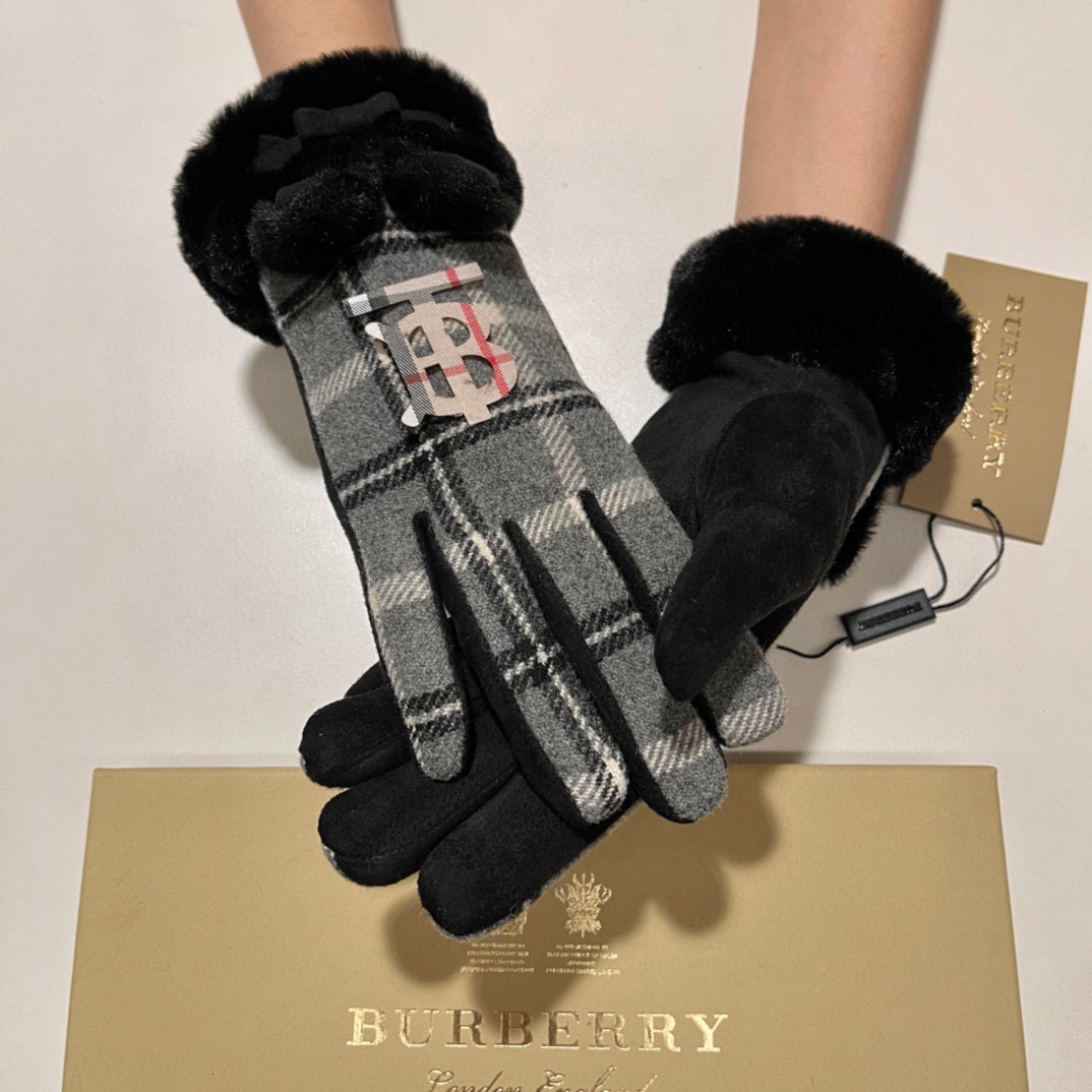 配包装巴宝莉BURBERRY专柜新品羊毛触屏手套时尚手套秋冬保暖加绒内里经典格子上手超舒适柔软百搭均码