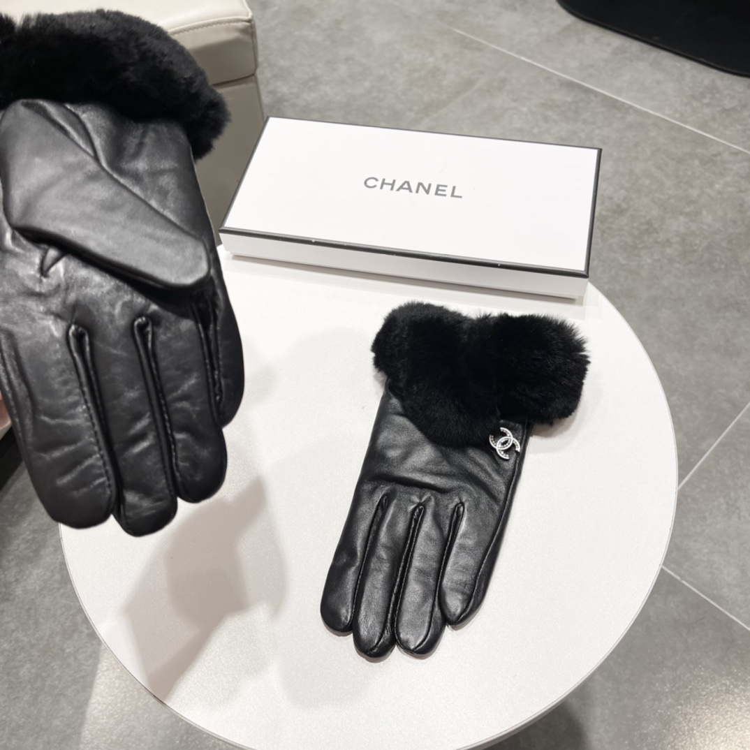 Chanel香奈儿2023秋冬双C懒兔毛羊皮手套手机触屏值得对比同款不同品质秒杀市场差产品进口一级羊皮懒