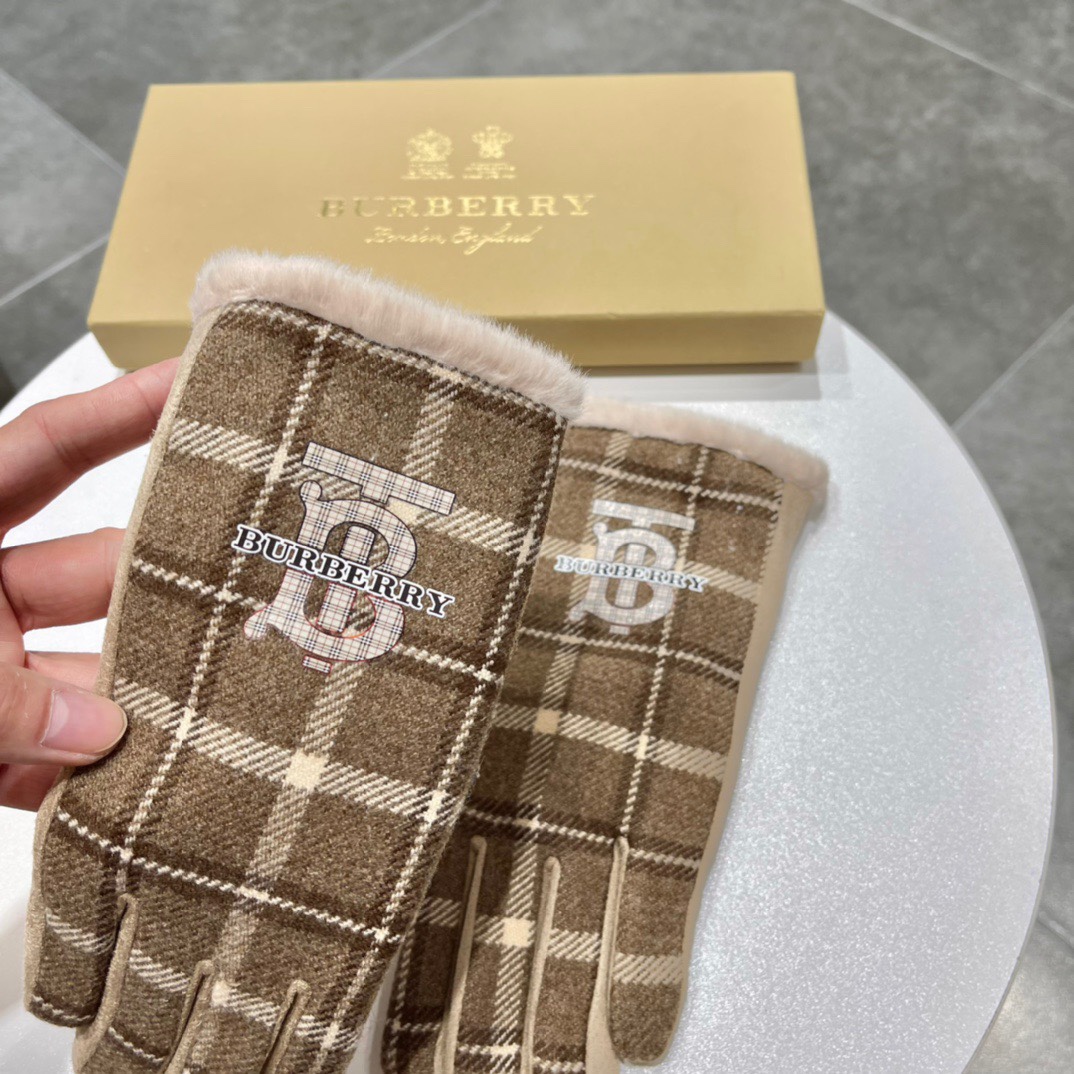 巴宝莉BURBERRY专柜新品羊毛手套时尚手套秋冬保暖加绒内里经典格子上手超舒适柔软百搭！均码