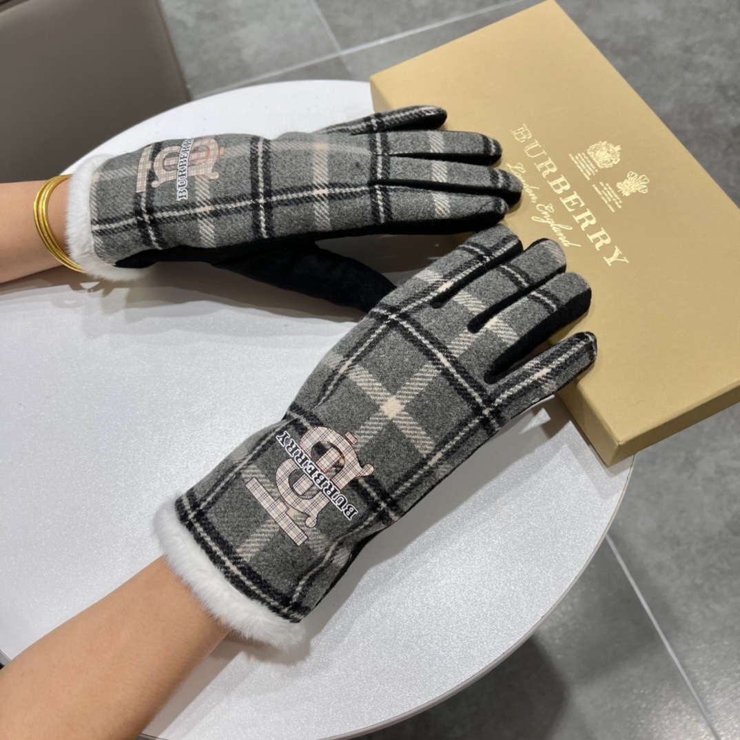 巴宝莉BURBERRY专柜新品羊毛手套时尚手套秋冬保暖加绒内里经典格子上手超舒适柔软百搭！均码