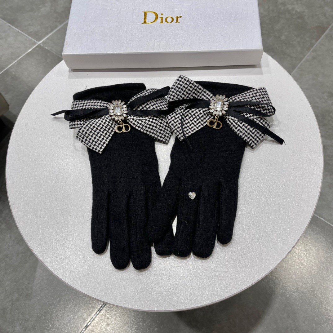迪奥Dior专柜新品大蝴蝶️羊毛手套时尚手套秋冬保暖必备加绒内里千鸟格上手超舒适柔软️百搭！配盒子均码