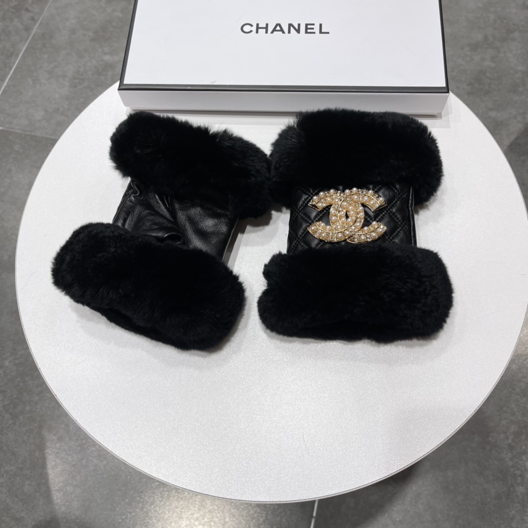 ️Chanel香奈儿2023秋冬短款懒兔毛手套值得对比同款不同品质秒杀市场差产品进口一级羊皮懒兔毛内里加