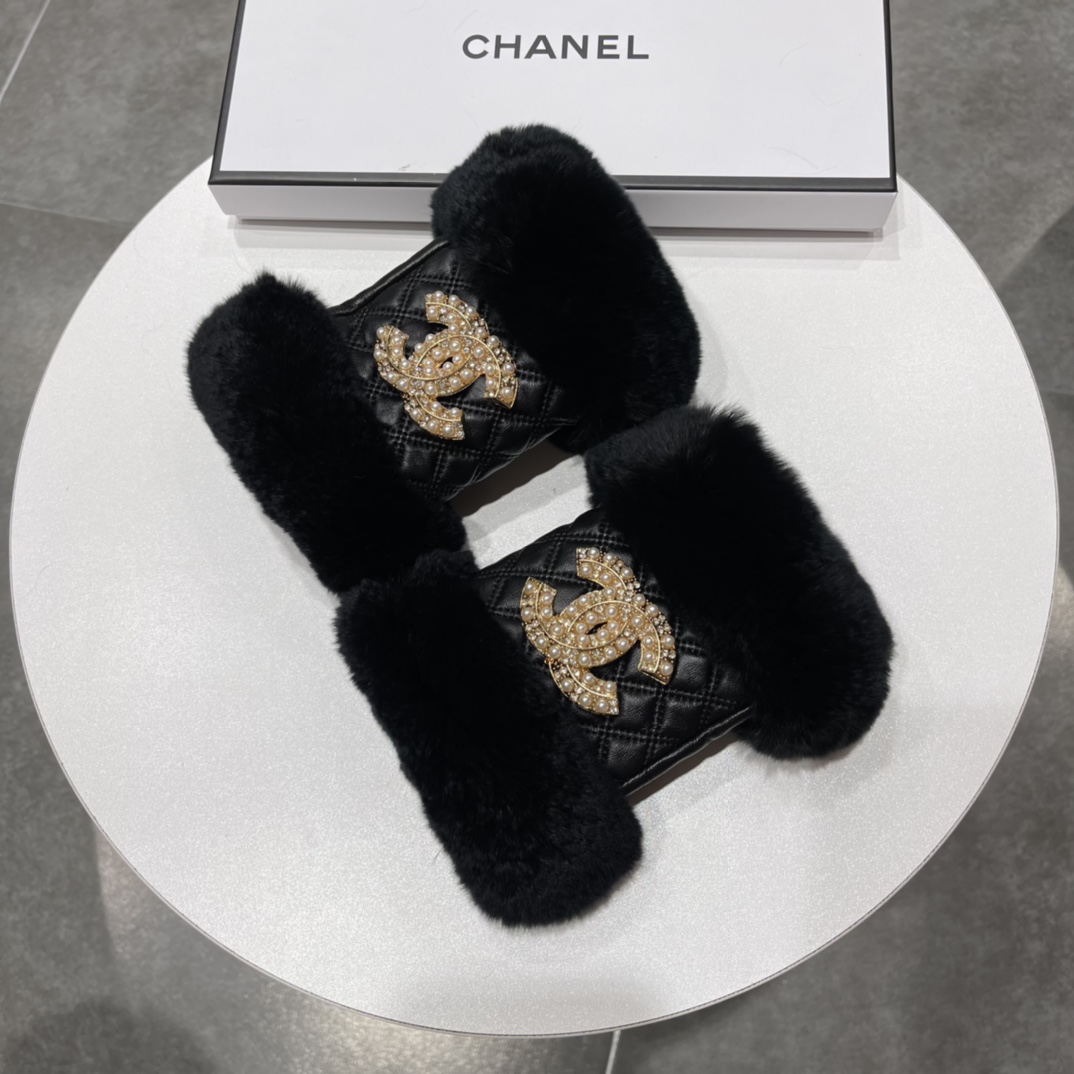 ️Chanel香奈儿2023秋冬短款懒兔毛手套值得对比同款不同品质秒杀市场差产品进口一级羊皮懒兔毛内里加