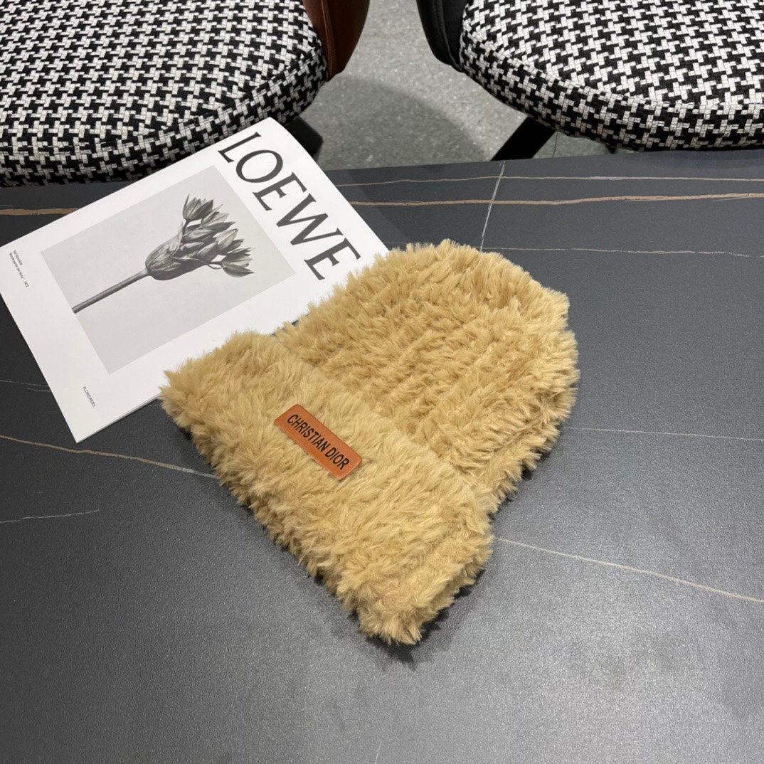    Dior 针织帽子女冬季新款爆款毛绒茸茸保暖显脸小冷帽月子毛线帽