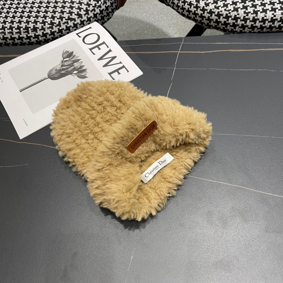    Dior 针织帽子女冬季新款爆款毛绒茸茸保暖显脸小冷帽月子毛线帽