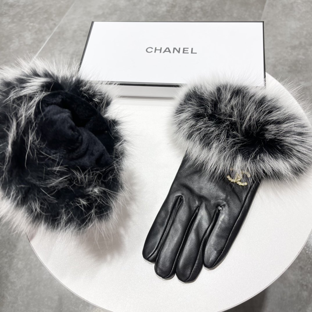 Chanel香奈儿狐狸毛球羊皮手套进口一级羊皮狐狸毛内里加绒经典不过时款码数ML