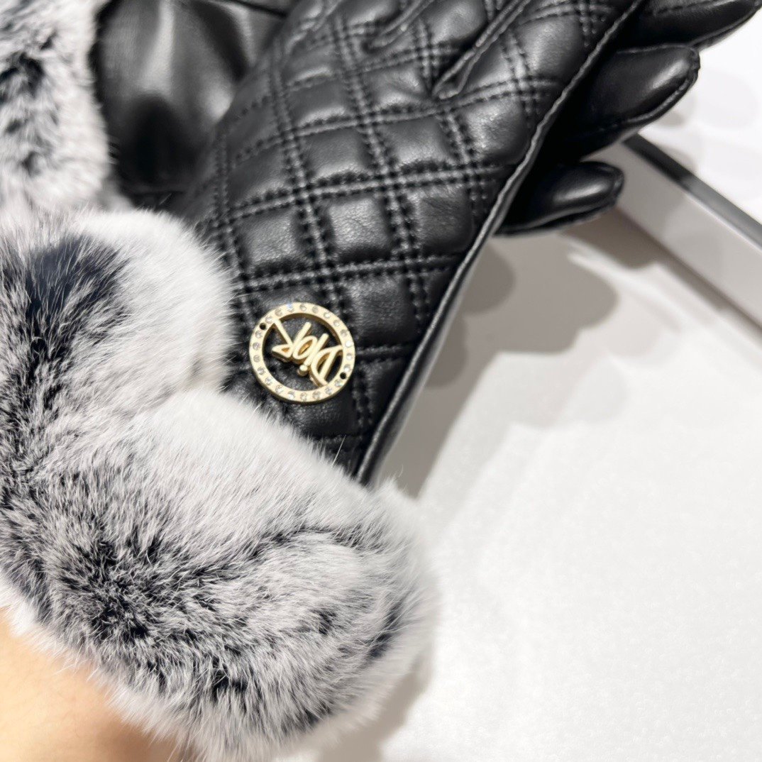Dior迪奥2023秋冬懒兔毛羊皮手套手机触屏值得对比同款不同品质秒杀市场差产品进口一级羊皮懒兔毛内里加