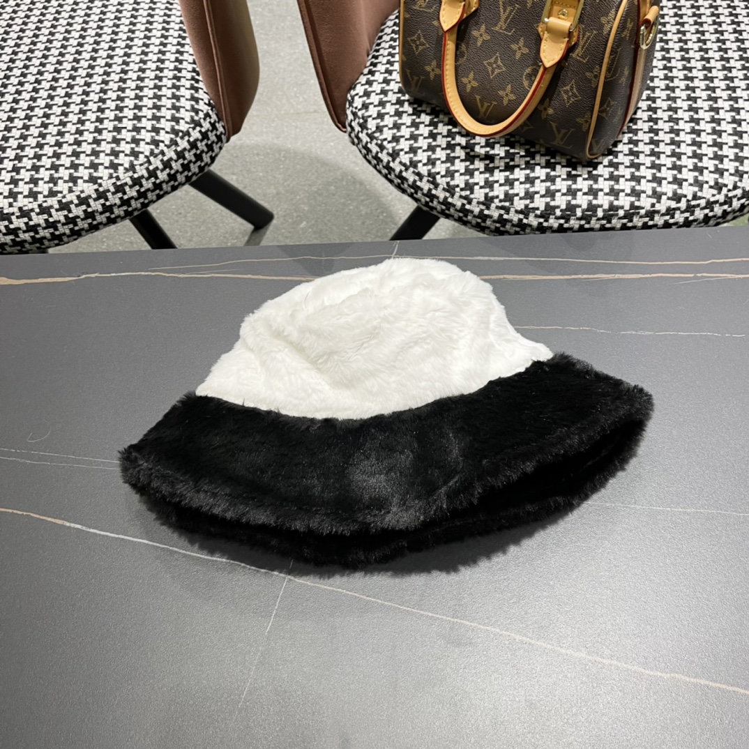 【CHANEL香奈儿】秋冬款小香风毛绒渔夫帽，韩版设计～穿搭必备