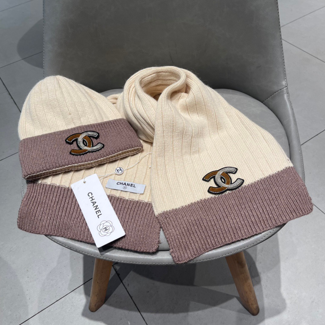 P195 🌹香奈儿套装🎁CHANEL淑女款原单帽子围巾套装[爱心][爱心]70%兔绒+30%羊毛材质😱😘保暖又时尚，配香奈儿更显时尚高端大气！