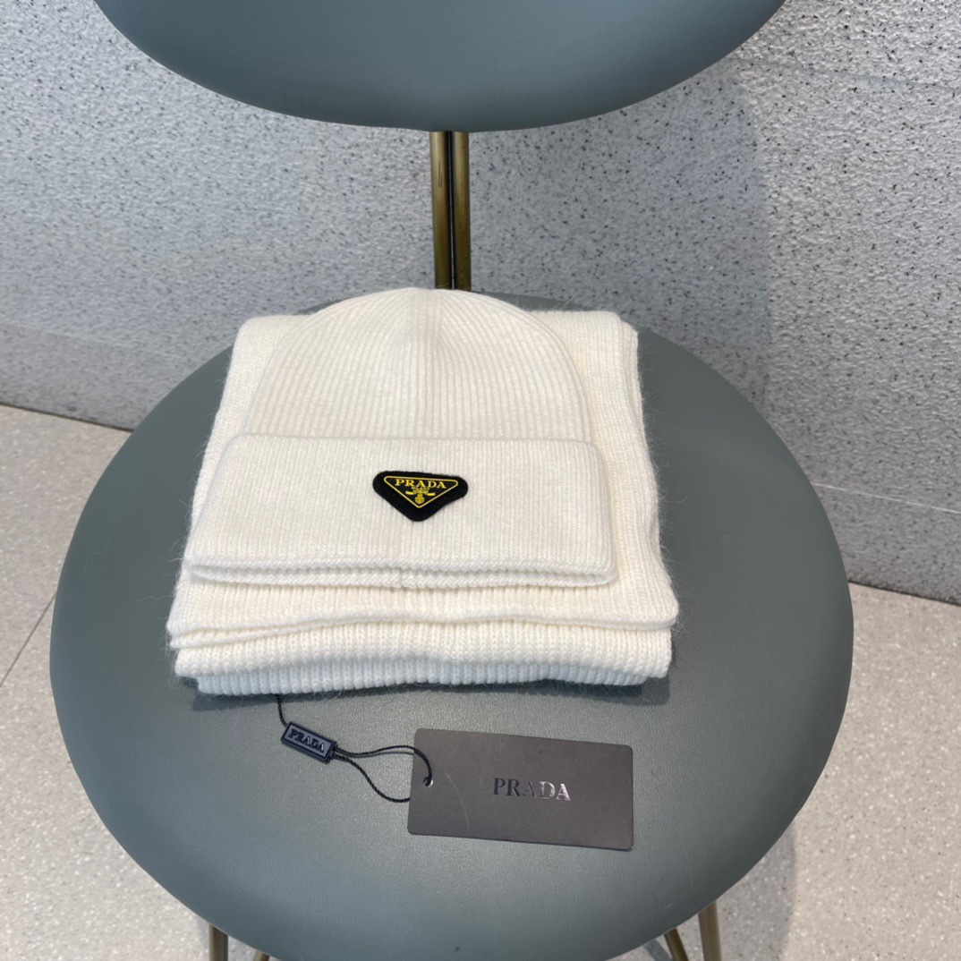 NO:532659,Prada PRADA original single hat scarf set 35 rabbit velvet 65 cashmere, very soft and comfortable, warm and fashionable, full of personality, simple and elegant, fashionable and versatile, hurry up and buy the suit, set, prada, prada, hats19860909普拉达PRADA原单帽子围巾套装 35兔绒65羊绒,非常柔软舒适,保暖又时尚,个性十足简约大气,时尚百搭亲,赶紧入手吧套装,套装,prada,prada,hats,accessory
