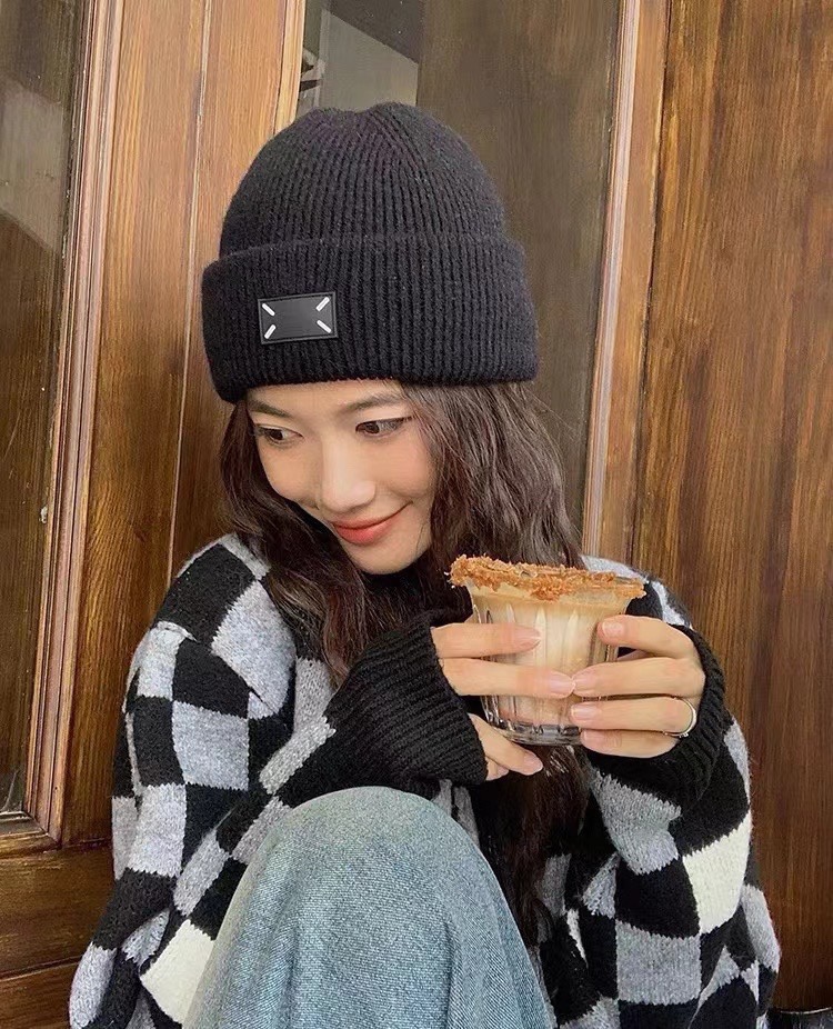 NO:189941,lv Louis Vuitton's new Japanese label knitted wool hat for women in autumn and winter Korean version versatile face showing small cold hat warm ear protection hat fisherman hat baseball hat knit hat, hat, louis vuitton, louis vuitton, espadrilles, hats19860909lv路易威登新款日系贴标针织毛线帽子女秋冬季韩版百搭显脸小冷帽保暖护耳帽帽子渔夫帽棒球帽针织帽,帽子,louis vuitton,louis vuitton,espadrilles,hats,hat