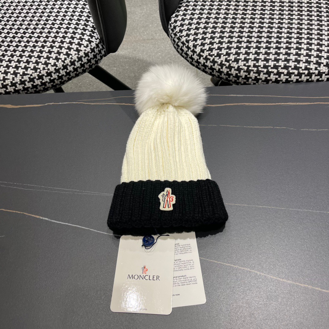 NO:190190,Banded. Classic Banded Clothed Wool Hat!  My little sister’s favorite winter ~ It looks good with any clothes!  A cute and age-reducing style~ with many colors, versatile~ The hair ball is equipped with the screened silver fox hair ball!  The fur balls are very soft and shiny!  Get it quickly ~ Hat Fisherman's hat Baseball hat Knitted hat, hat, Moncler, espadrilles, hats19860909蒙口.经典蒙口布标毛线帽！小姐姐的冬日最爱～随便搭配什么衣服都好看！又减龄又显可爱的一款～颜色很多,随心百搭～毛球配的是筛选过的银狐狸毛球！毛球非常柔软,有光泽！快快入手～帽子渔夫帽棒球帽针织帽,帽子,Moncler,espadrilles,hats,hat