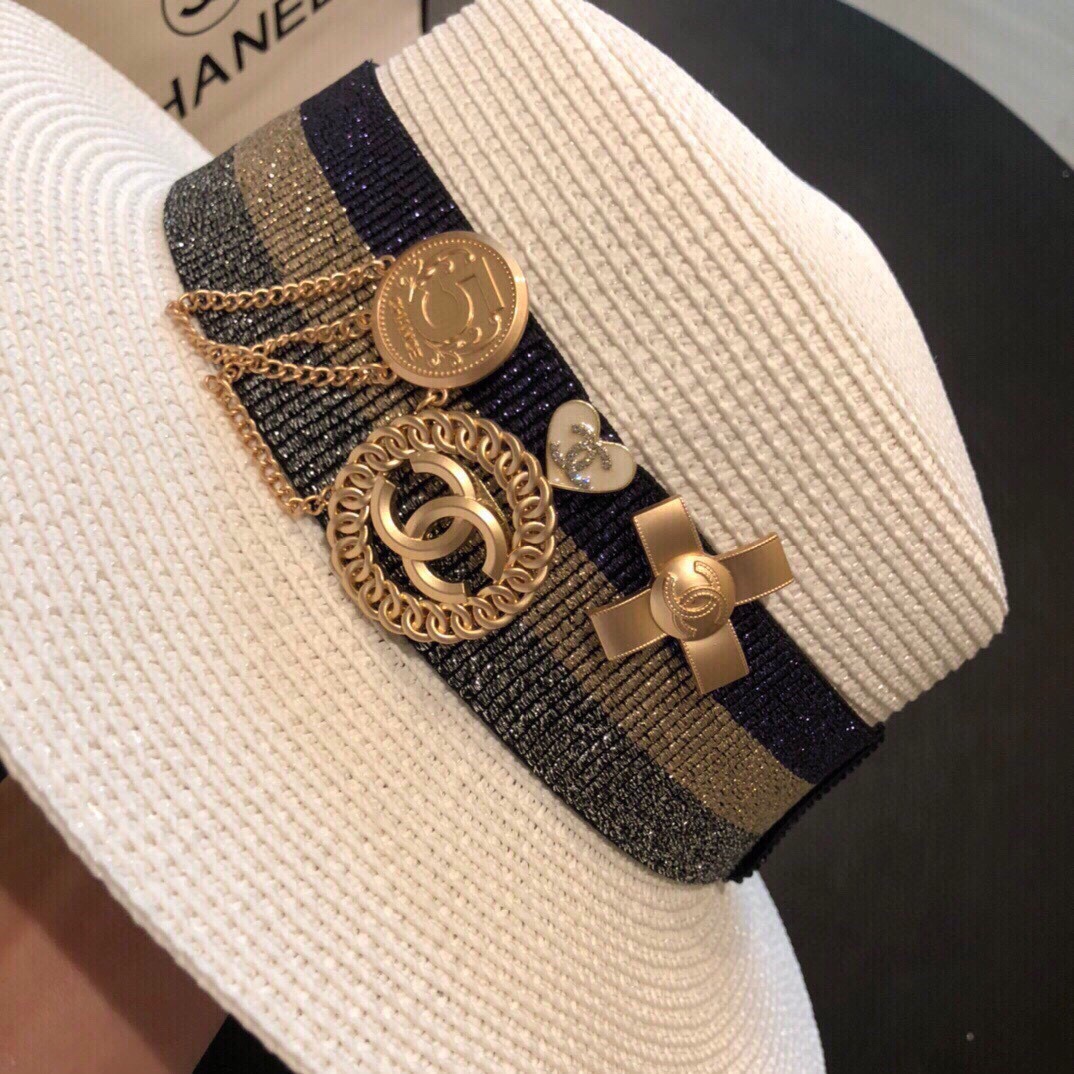 香奈儿CHANEL草帽，徽章小香组合设计 官方同步，原单品质，重工定制，独一无二，欧美时尚大牌！