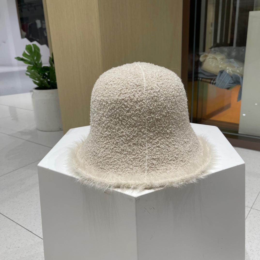 NO:191038,PRADA fisherman hat, autumn and winter fur edge new product fisherman hat simple brand, hurry up and buy it, hat, prada, prada, espadrilles, hats19860909PRADA普拉达渔夫帽,秋冬毛边边新品渔夫帽简约大牌,赶紧入手哦,帽子,prada,prada,espadrilles,hats,hat