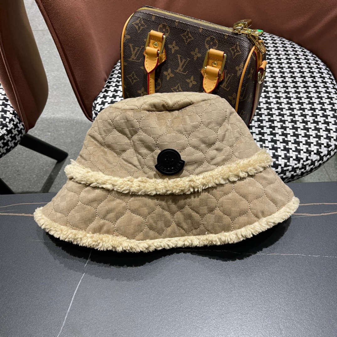 NO:190921,Moneler double-sided can be worn with diamond plush fisherman hat autumn and winter super thick basin hat hat quality, hat, espadrilles, hats19860909moneler双面可戴菱格毛绒渔夫帽秋冬超厚实盆帽帽子质量超好,帽子,espadrilles,hats,hat