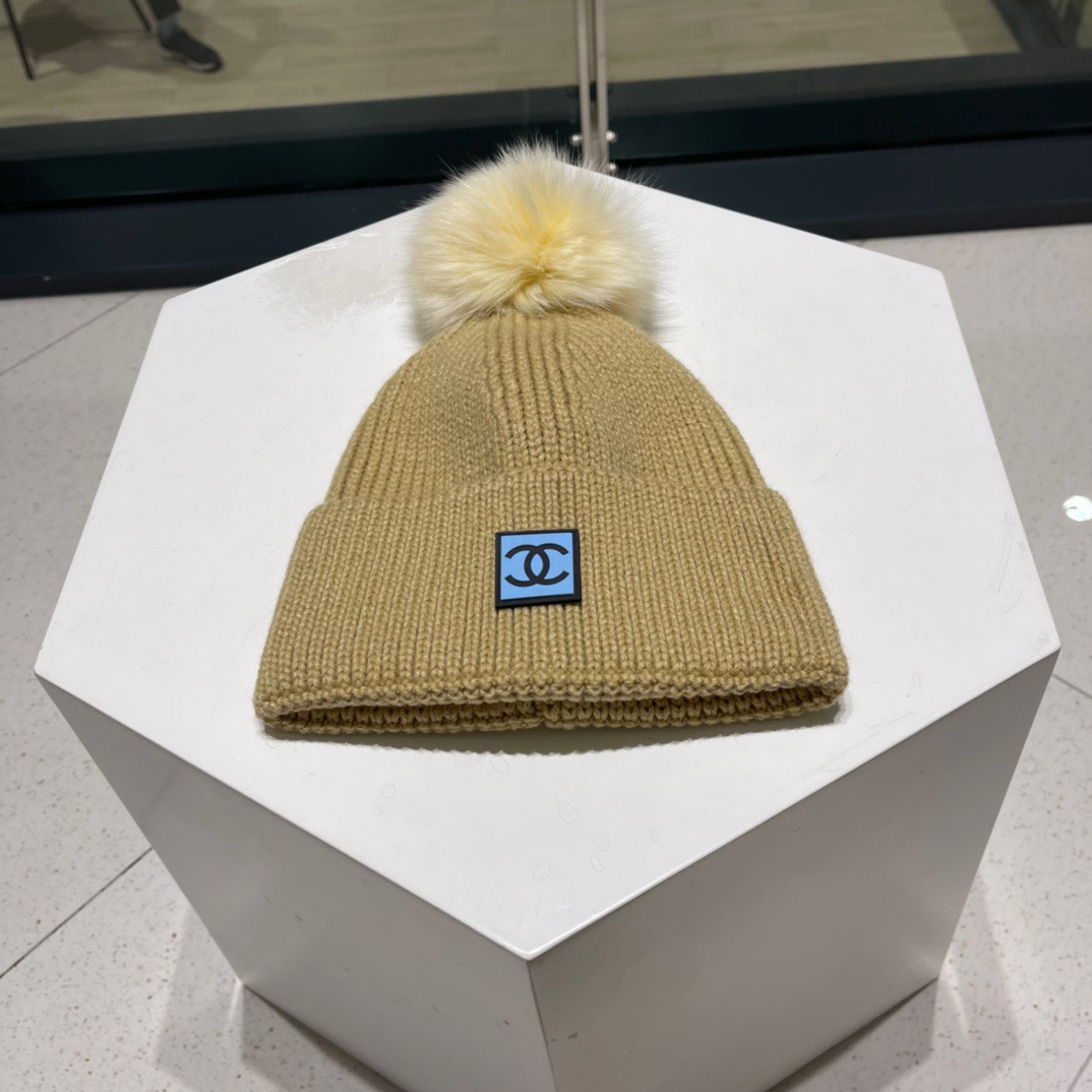 NO:191022,Classic wool hat, one of the most beautiful items in autumn and winter, real fox wool balls, the hair is very tight and textured!  Five colors~ Photographed, hats, Moncler, hats19860909经典蒙口毛线帽 秋冬颜值超高的单品之一 真狐狸毛球 毛质非常紧致有质感！ 五个颜色哦～拍照很上镜,帽子,Moncler,hats,hat