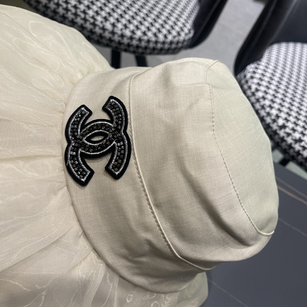  【CHANEL香奈儿】2024新款高级网红小香风渔夫帽，遮阳又超好搭配，出街单品