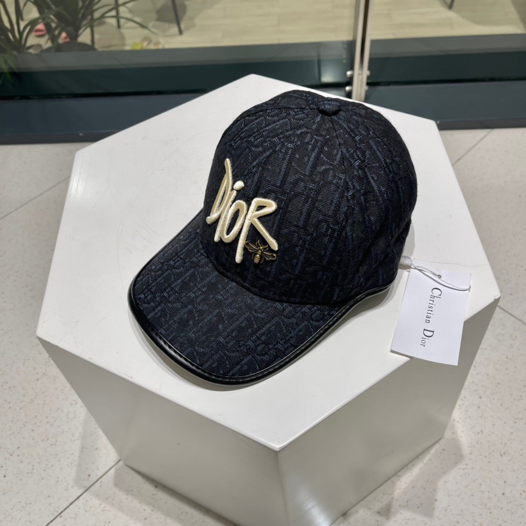 Dior(迪奥) 新款原单棒球帽， 精致格调，很酷很时尚，专柜断货热门，质量超赞