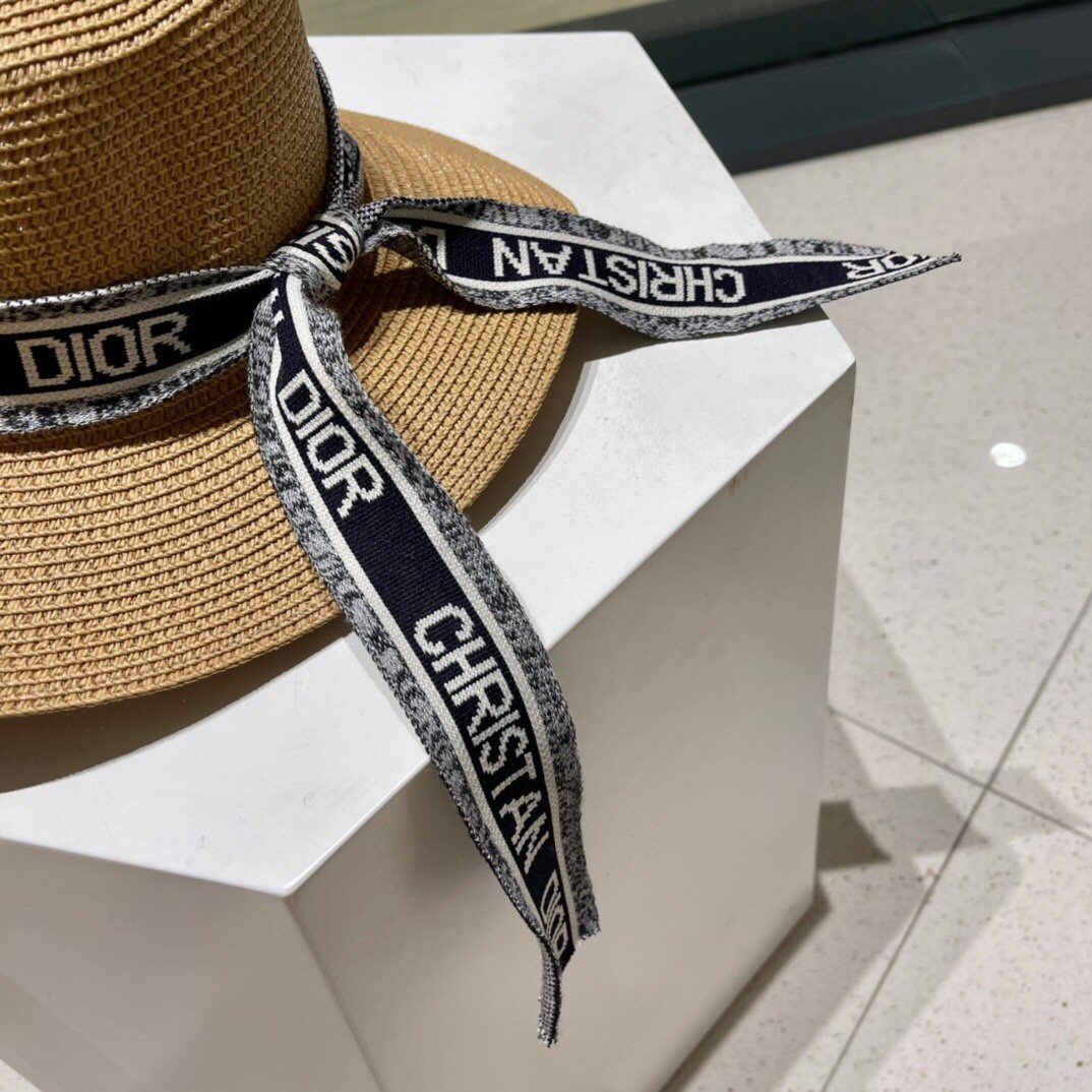 迪奥Dior新款草编遮阳草帽盆帽沙滩风简约大方百搭单品出街首选新款帽型超美腻新品上架