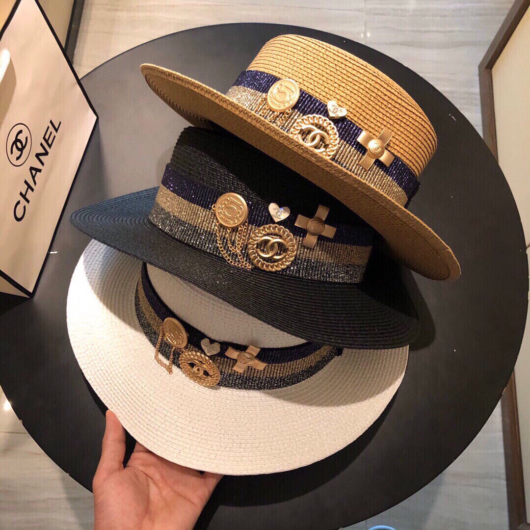 香奈儿CHANEL草帽，徽章小香‮合组‬设计 官方同步，原单品质，重工定制，独一无二，欧美时尚大牌！