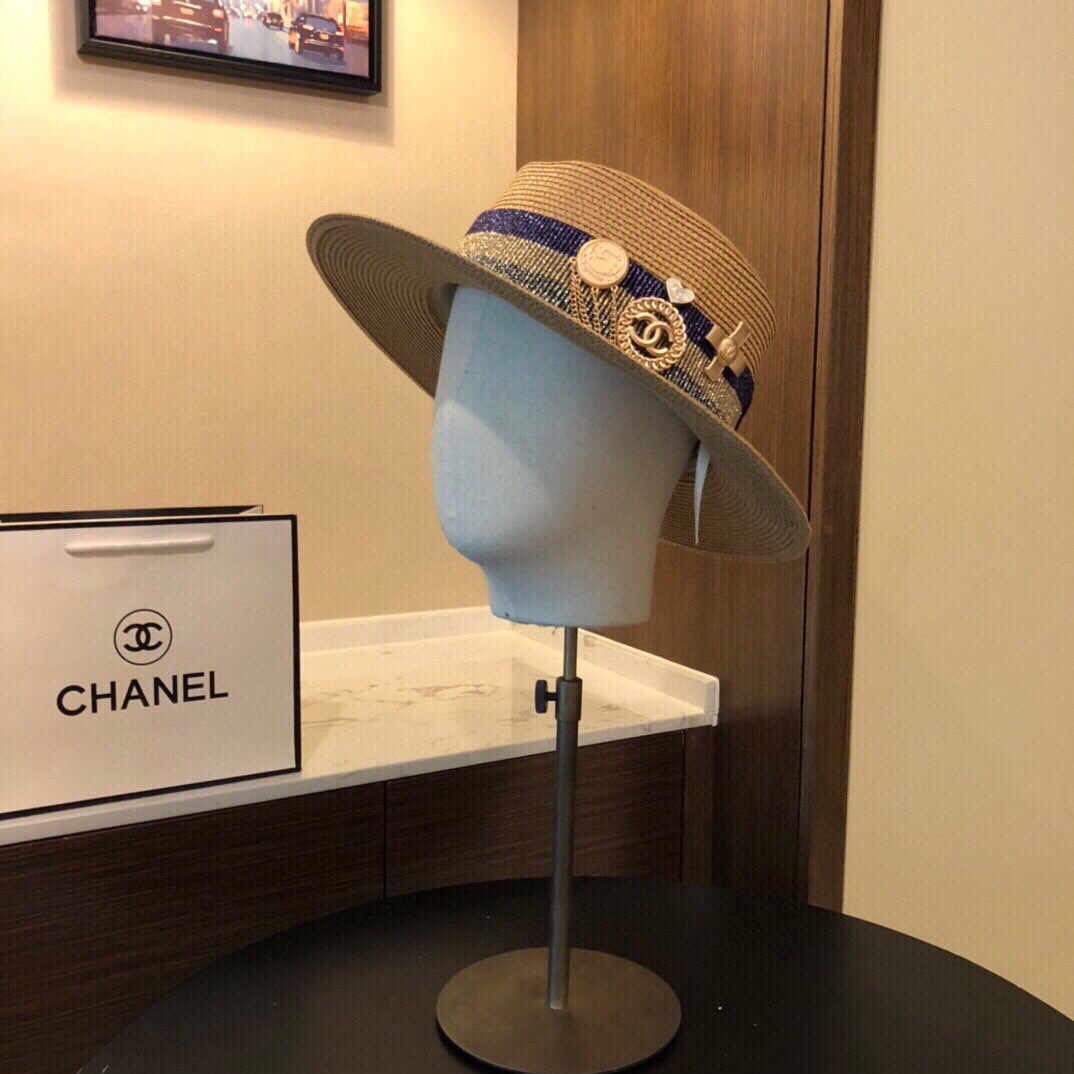 香奈儿CHANEL草帽，徽章小香‮合组‬设计 官方同步，原单品质，重工定制，独一无二，欧美时尚大牌！