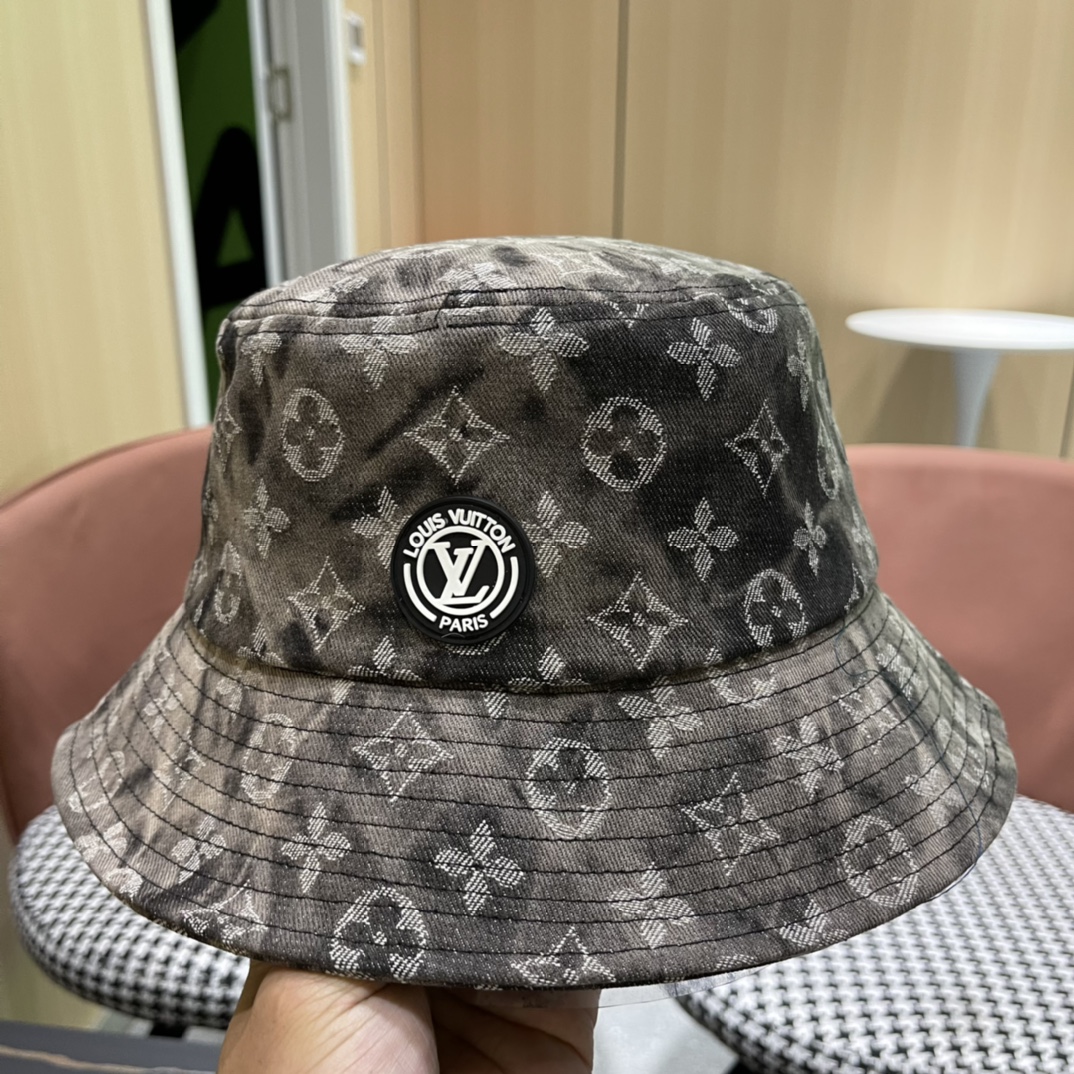  LV路易威登度阳牛仔渔夫帽，非常经典的经典出门必备，非常显脸小
