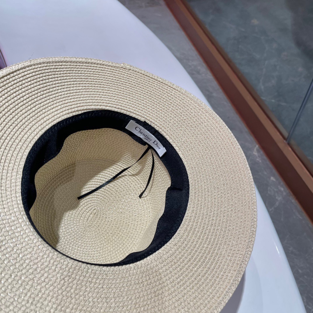 【DIOR迪奥】新款草编平顶遮阳草帽盆帽🤩沙滩风，简约大方，百搭单品～出街首选，新款帽型超美腻，新品上架