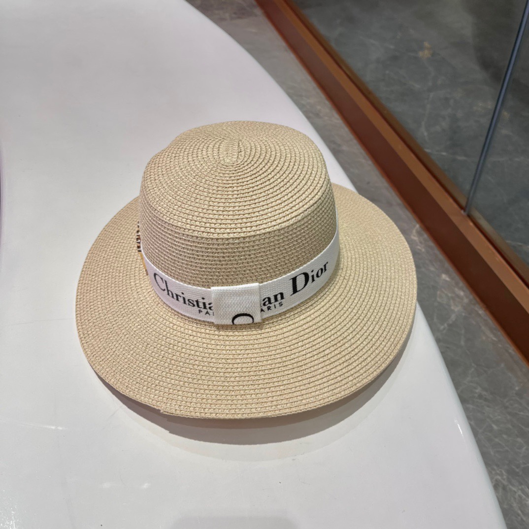【DIOR迪奥】新款草编平顶遮阳草帽盆帽🤩沙滩风，简约大方，百搭单品～出街首选，新款帽型超美腻，新品上架