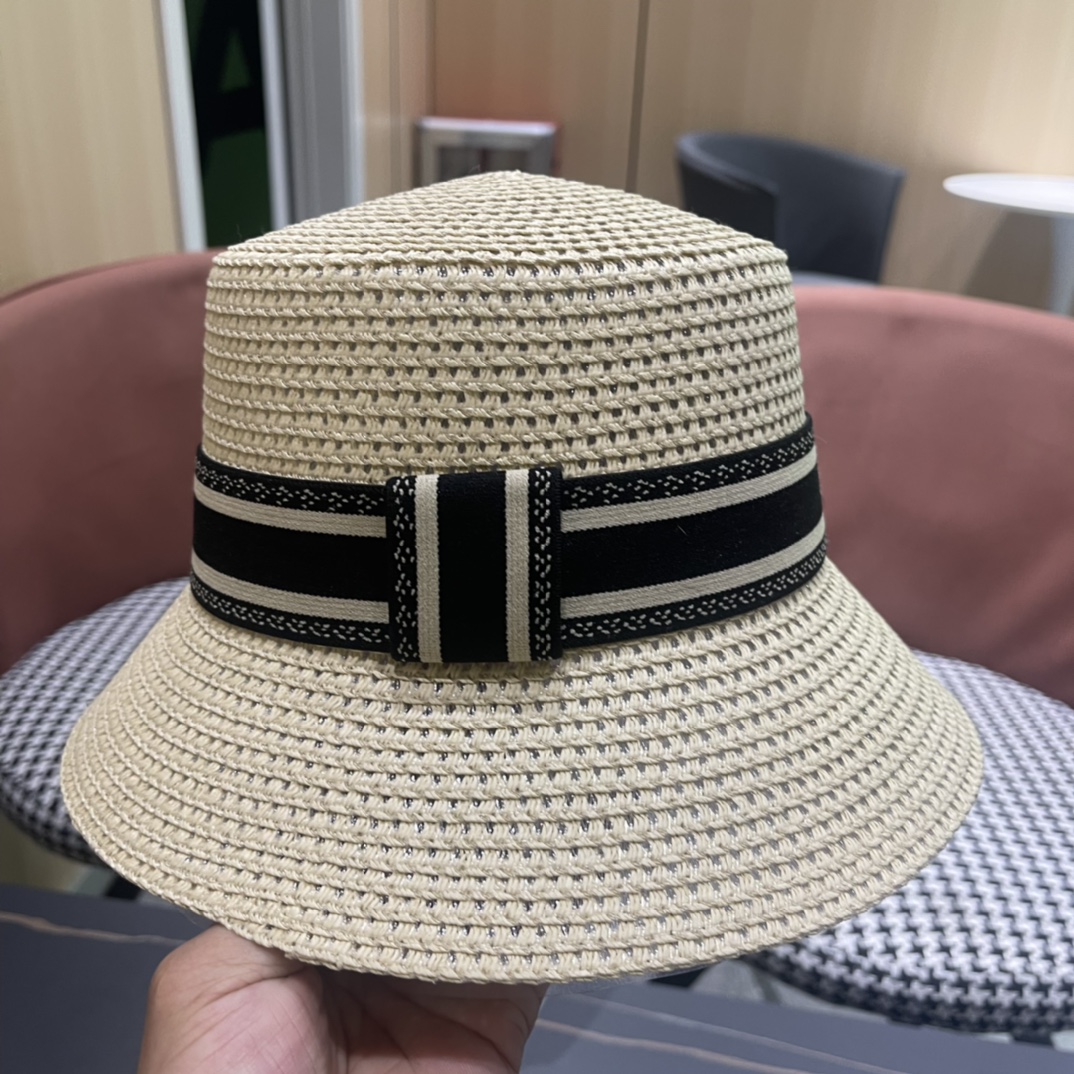 【DIOR迪奥】2026春款新款草编遮阳草帽🤩沙滩风，简约大方，百搭单品～出街首选，新款帽型超美腻，新品上架