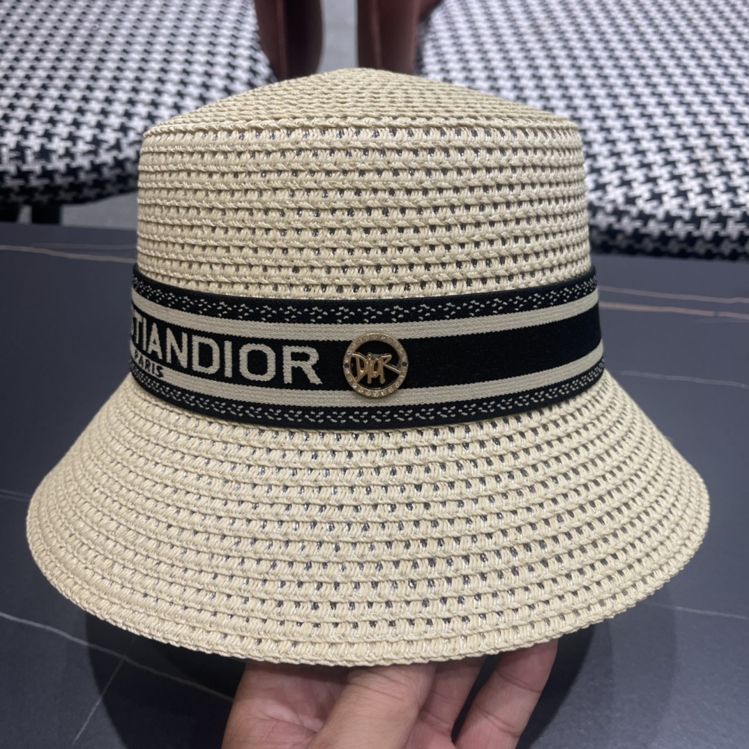 【DIOR迪奥】2026春款新款草编遮阳草帽🤩沙滩风，简约大方，百搭单品～出街首选，新款帽型超美腻，新品上架