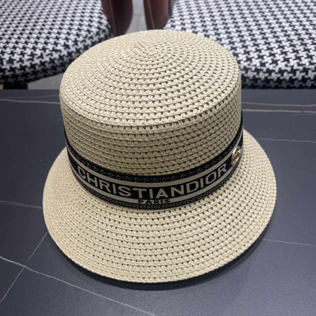 【DIOR迪奥】2026春款新款草编遮阳草帽🤩沙滩风，简约大方，百搭单品～出街首选，新款帽型超美腻，新品上架