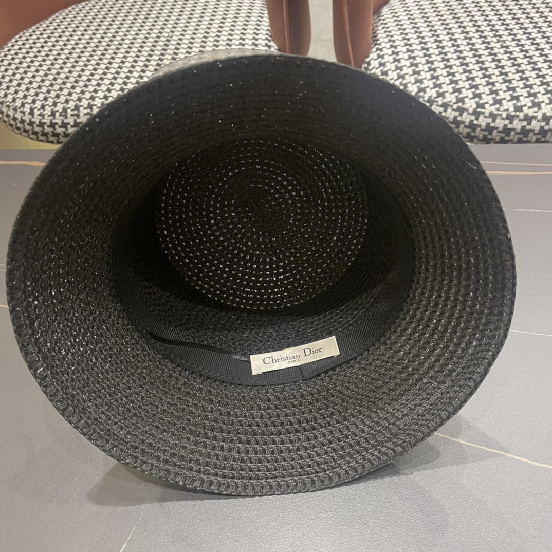 【DIOR迪奥】2026春夏新款草编遮阳草帽🤩沙滩风，简约大方，百搭单品～出街首选，新款帽型超美腻，新品上架