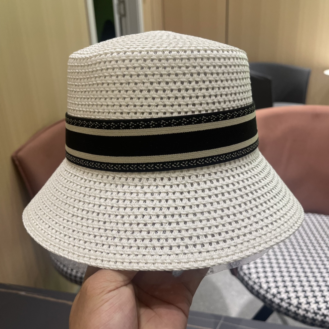 【DIOR迪奥】2026春夏新款草编遮阳草帽🤩沙滩风，简约大方，百搭单品～出街首选，新款帽型超美腻，新品上架